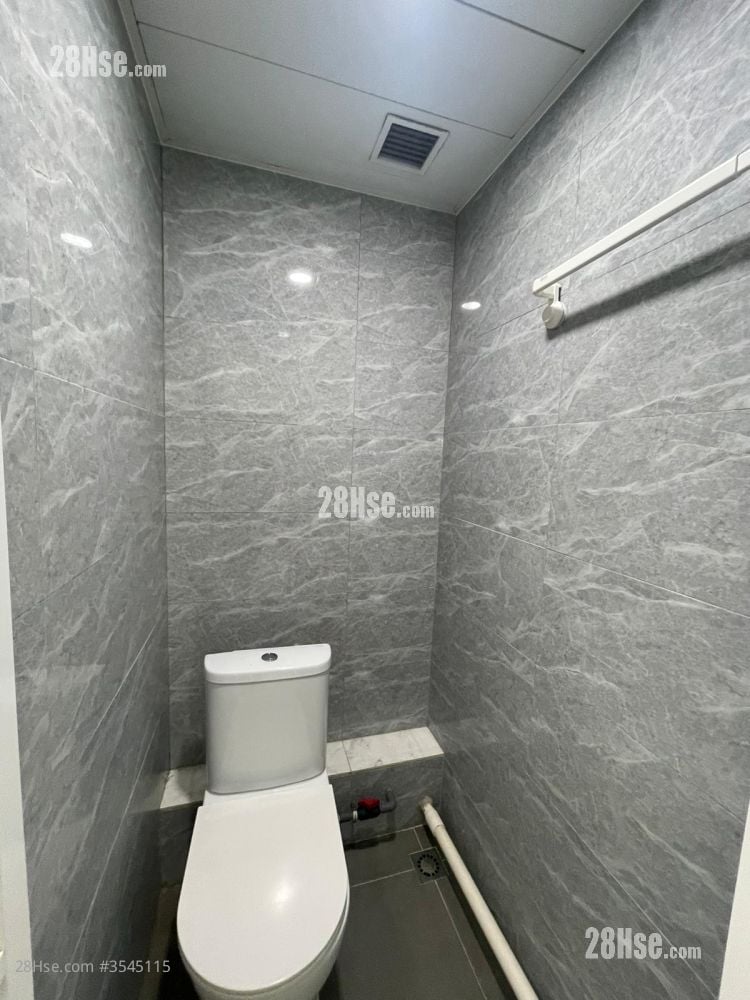 百胜工厂大厦 租盘 200 平方尺