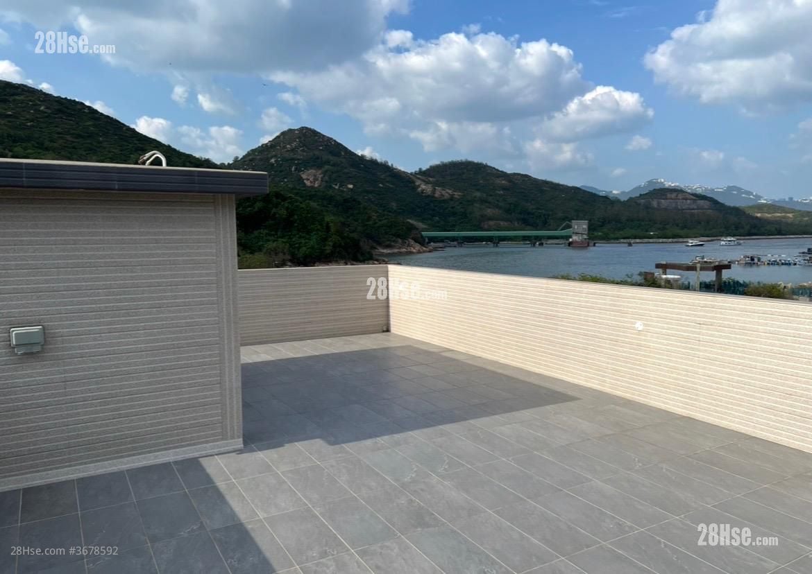 Village Rental 2 Bedrooms , 2 Bathrooms 700 ft²