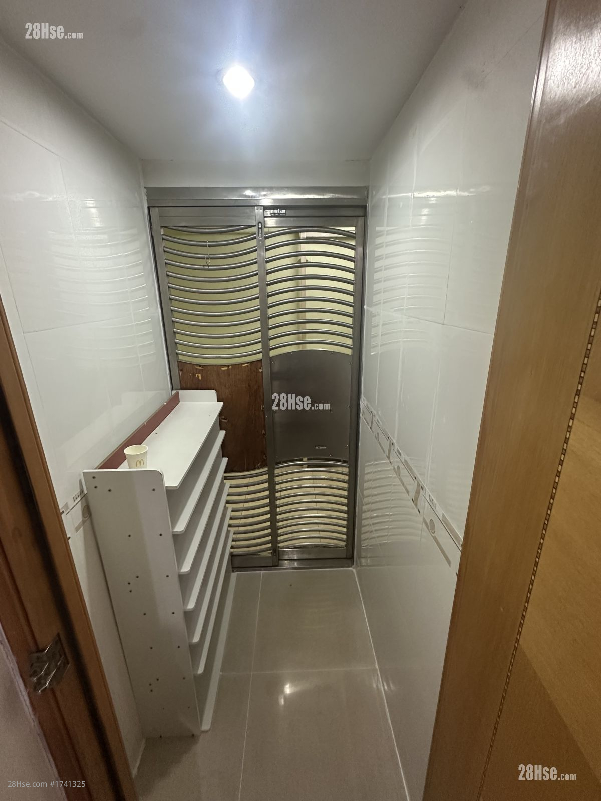 鴻業大廈 租盤 2 房 , 1 浴室 348 平方呎