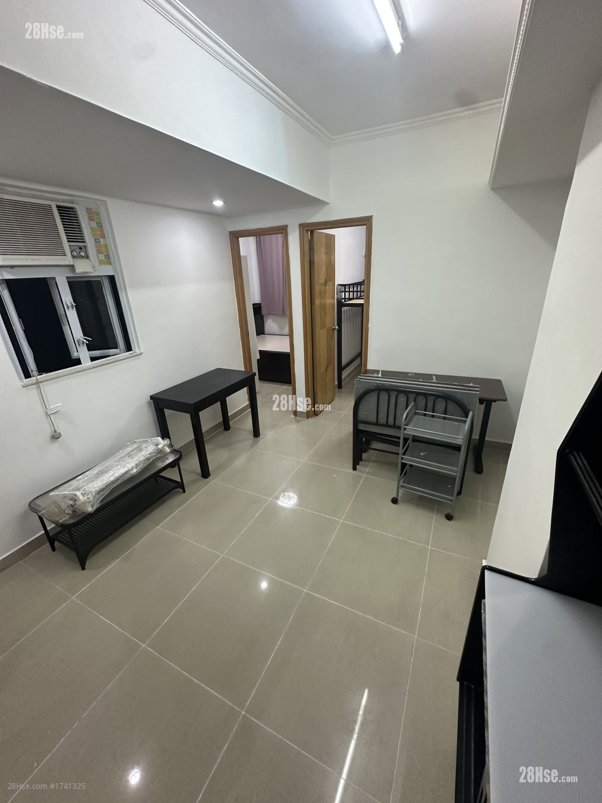 鴻業大廈 租盤 2 房 , 1 浴室 348 平方呎