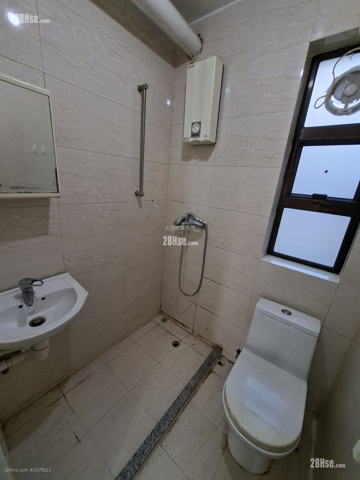 村屋 售盘 2 房 , 1 浴室 360 平方尺