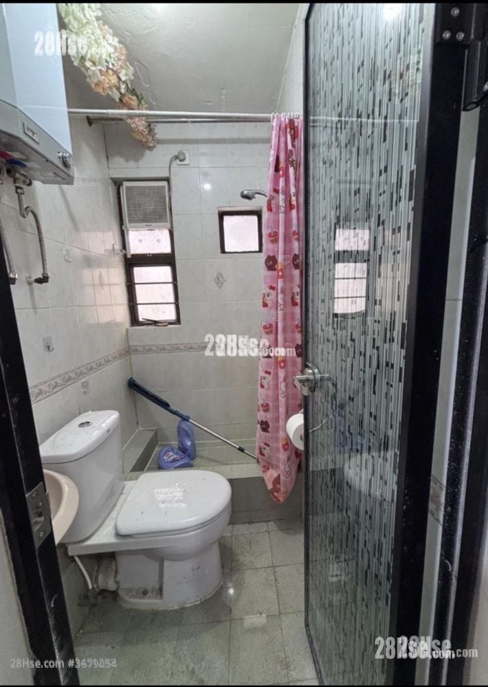 On Ying Mansion Sell 2 Bedrooms 228 ft²