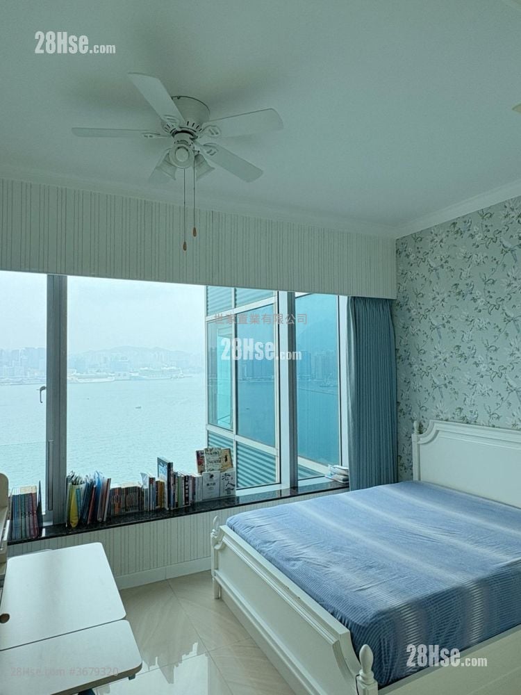 Harbourfront Landmark Sell 4 Bedrooms , 3 Bathrooms 1,580 ft²