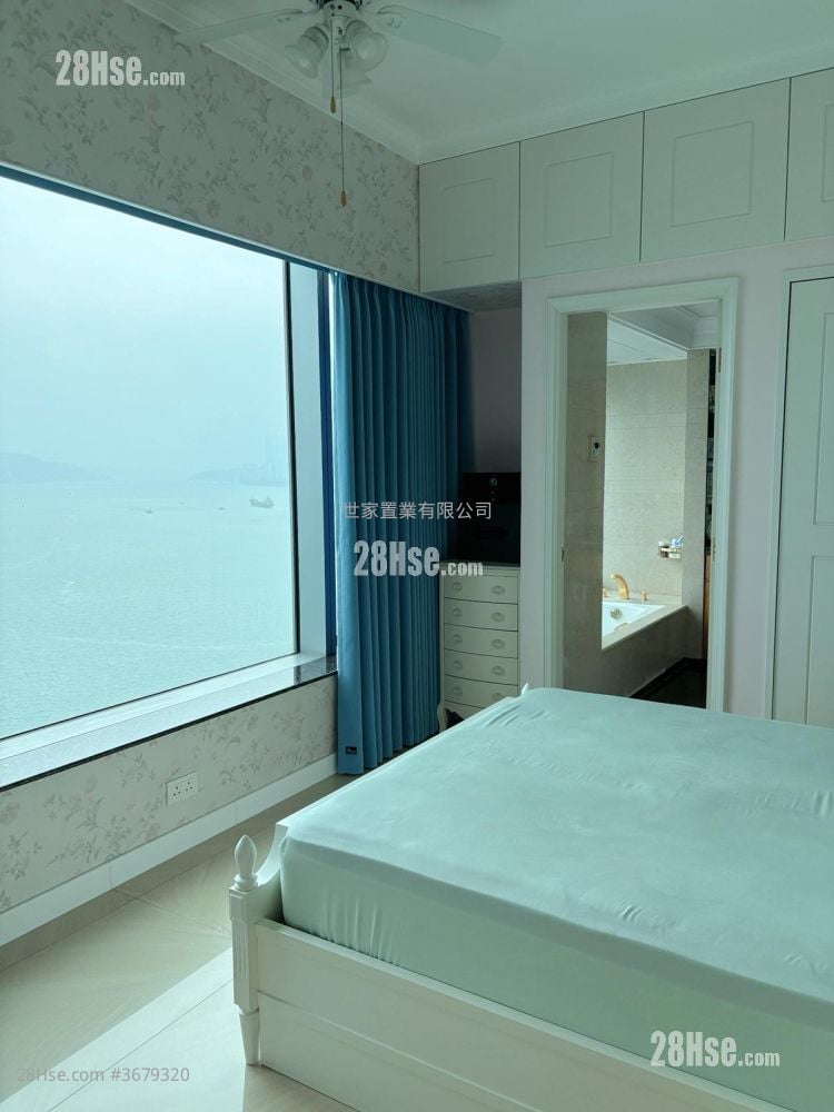 Harbourfront Landmark Sell 4 Bedrooms , 3 Bathrooms 1,580 ft²