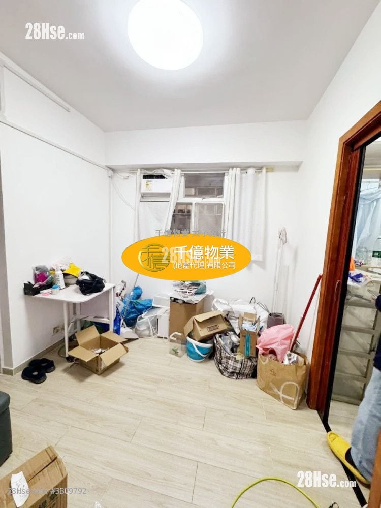 Kam Lai Court Sell 2 Bedrooms 268 ft²