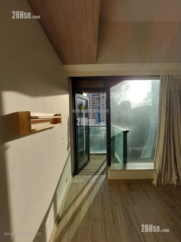 Novum East Sell 384 ft²