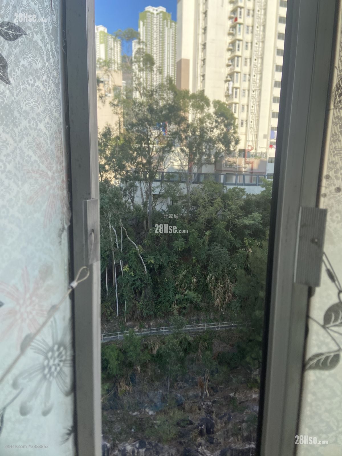 Hiu Kwong Court Sell 2 Bedrooms , 1 Bathroom 443 ft²