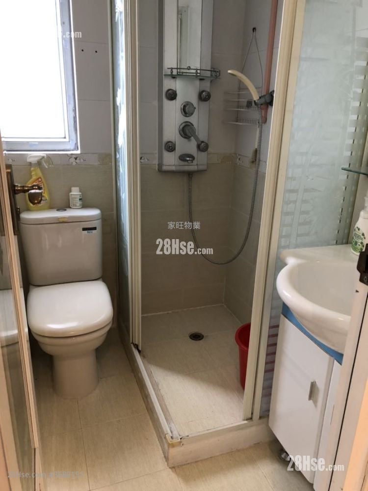 Nelson Court Sell 3 Bedrooms , 2 Bathrooms 812 ft²