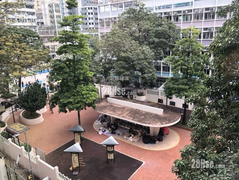 Nelson Court Sell 3 Bedrooms , 2 Bathrooms 812 ft²