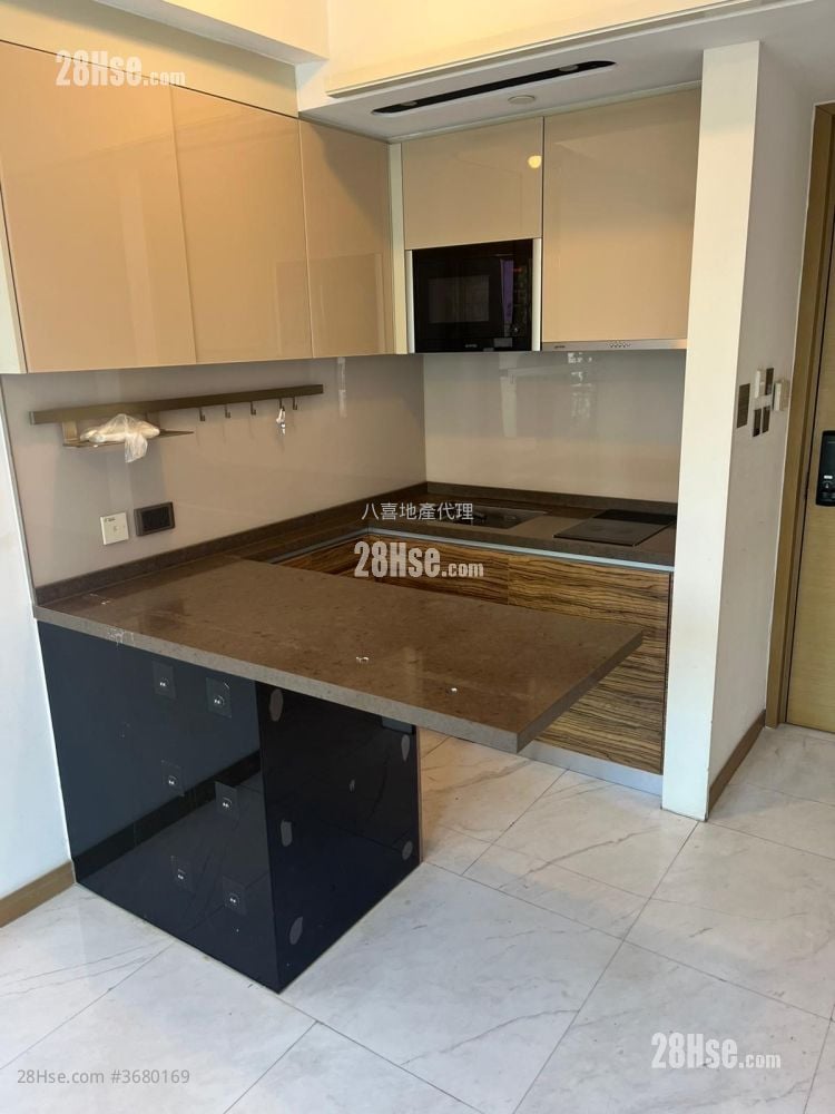 维峯 租盘 1 房 , 1 浴室 284 平方尺