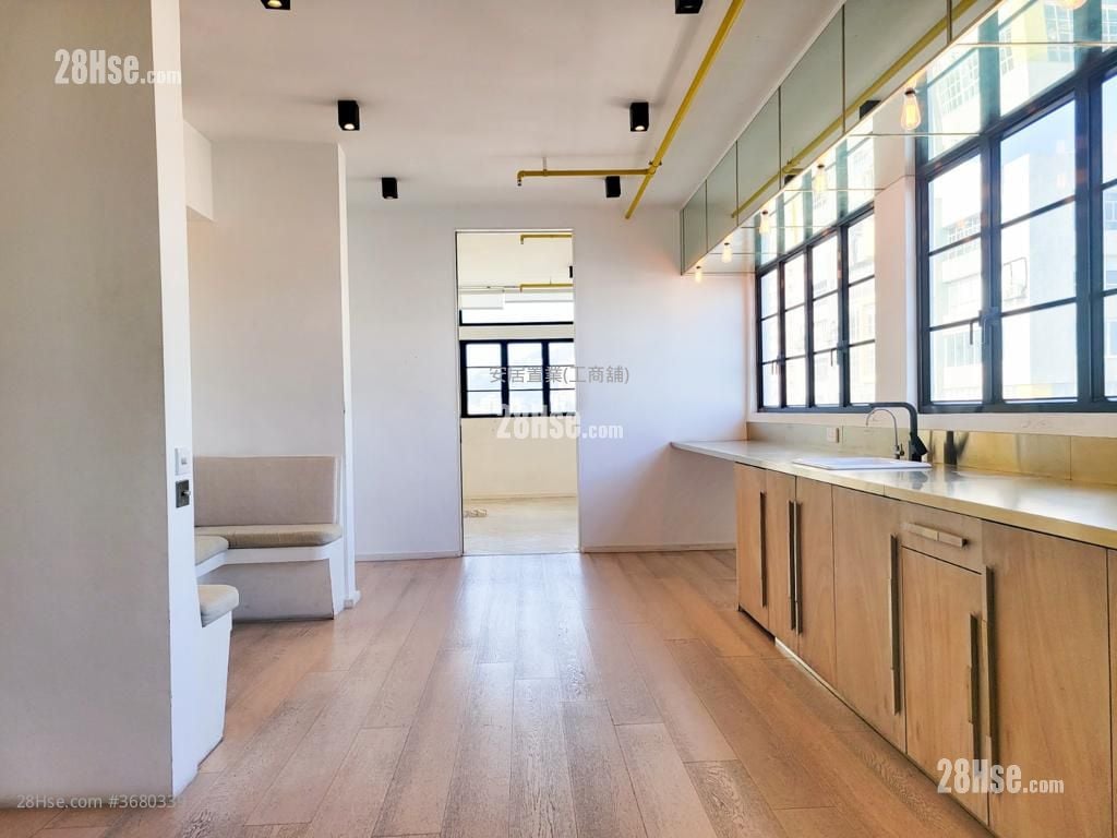 發達中心 售盤 3,326 平方呎