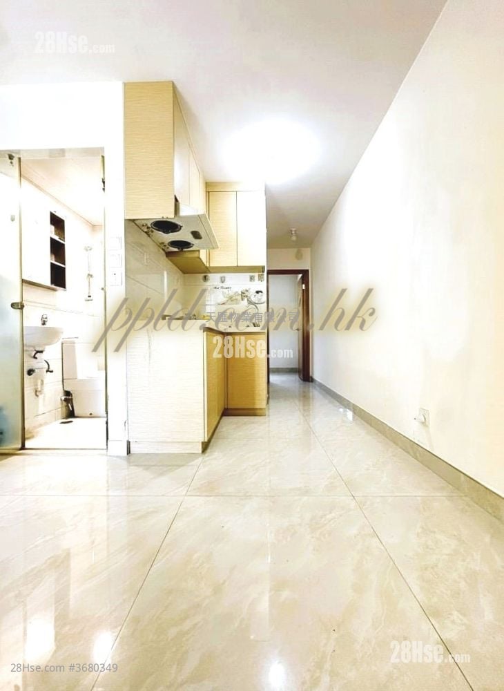 Tai Po Village Sell 3 Bedrooms , 2 Bathrooms 370 ft²