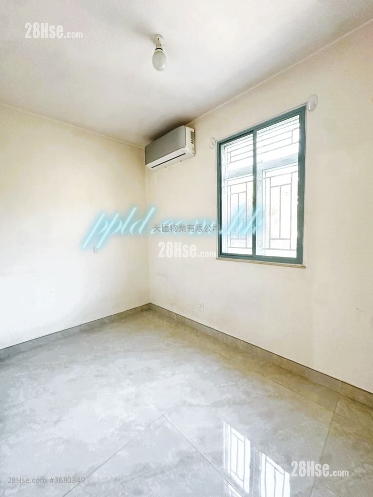 Tai Po Village Sell 3 Bedrooms , 2 Bathrooms 370 ft²