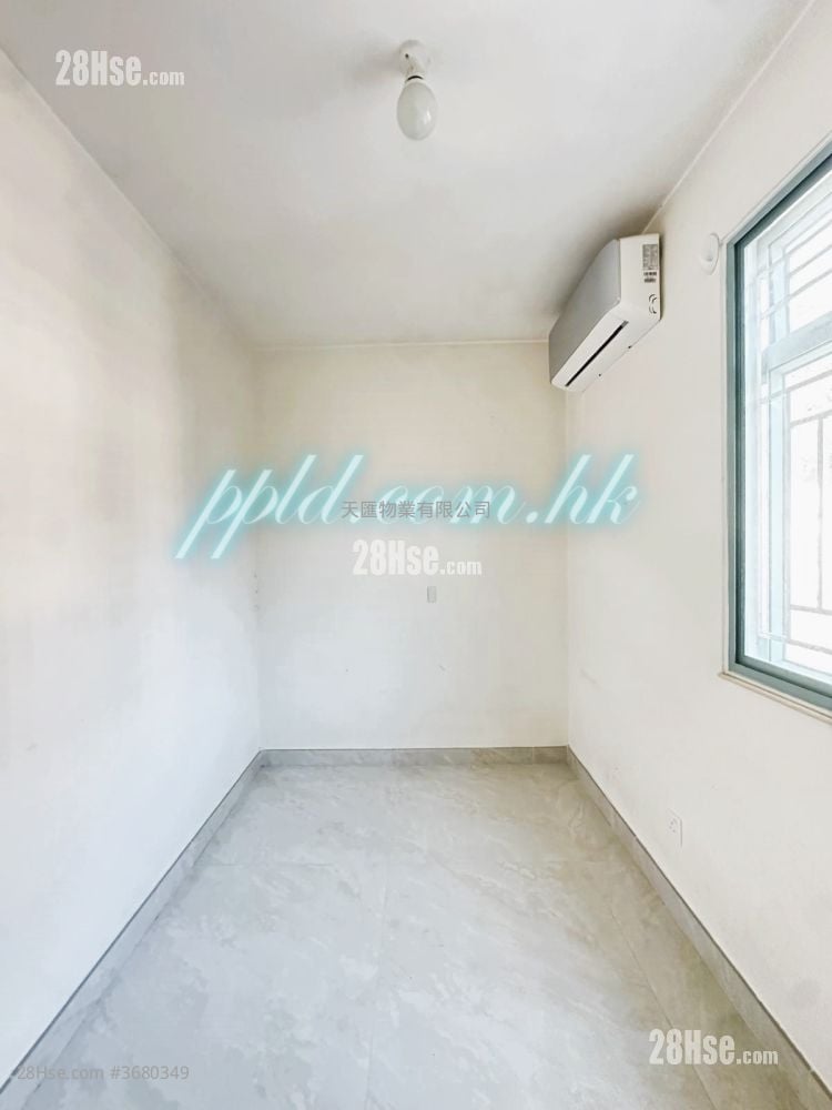 Tai Po Village Sell 3 Bedrooms , 2 Bathrooms 370 ft²