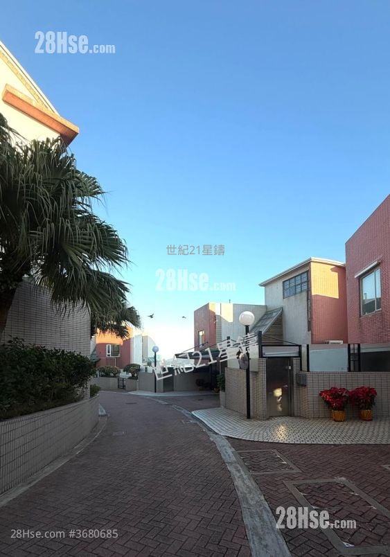 Sunshine Villa Sell 3 Bedrooms 1,690 ft²