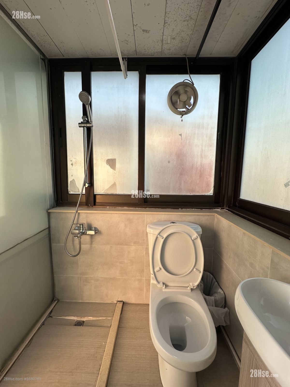 威斯登豪庭 租盘 1 房 , 1 浴室 300 平方尺