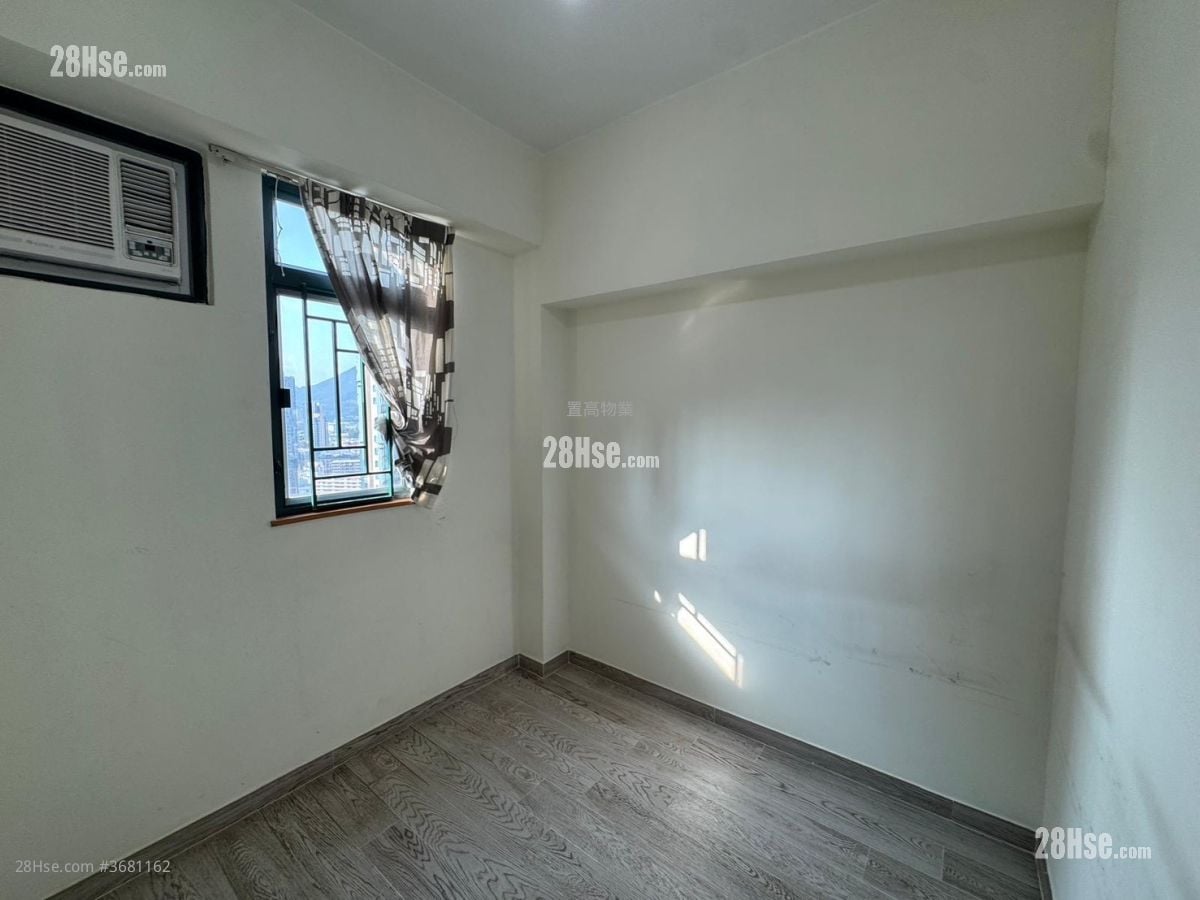 Kingsgate Sell 3 Bedrooms , 1 Bathroom 524 ft²