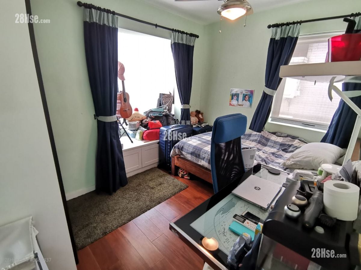 Sai Sha Road Village Sell 5+ Bedrooms , 3 Bathrooms 2,100 ft²