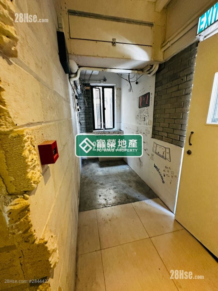 Alhambra Building Sell 5+ Bedrooms , 5+ Bathrooms 734 ft²