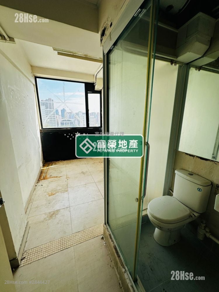 Alhambra Building Sell 5+ Bedrooms , 5+ Bathrooms 734 ft²