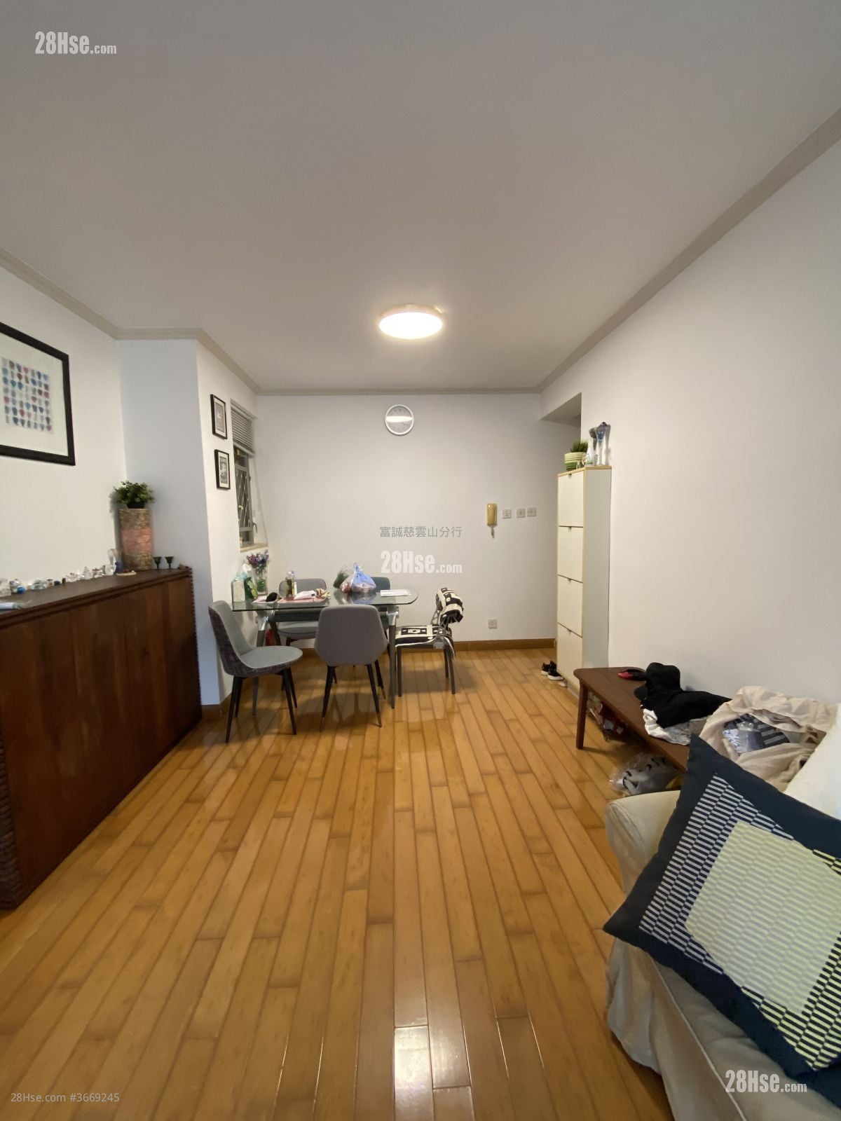 Tsz Oi Court Sell 3 Bedrooms , 2 Bathrooms 650 ft²