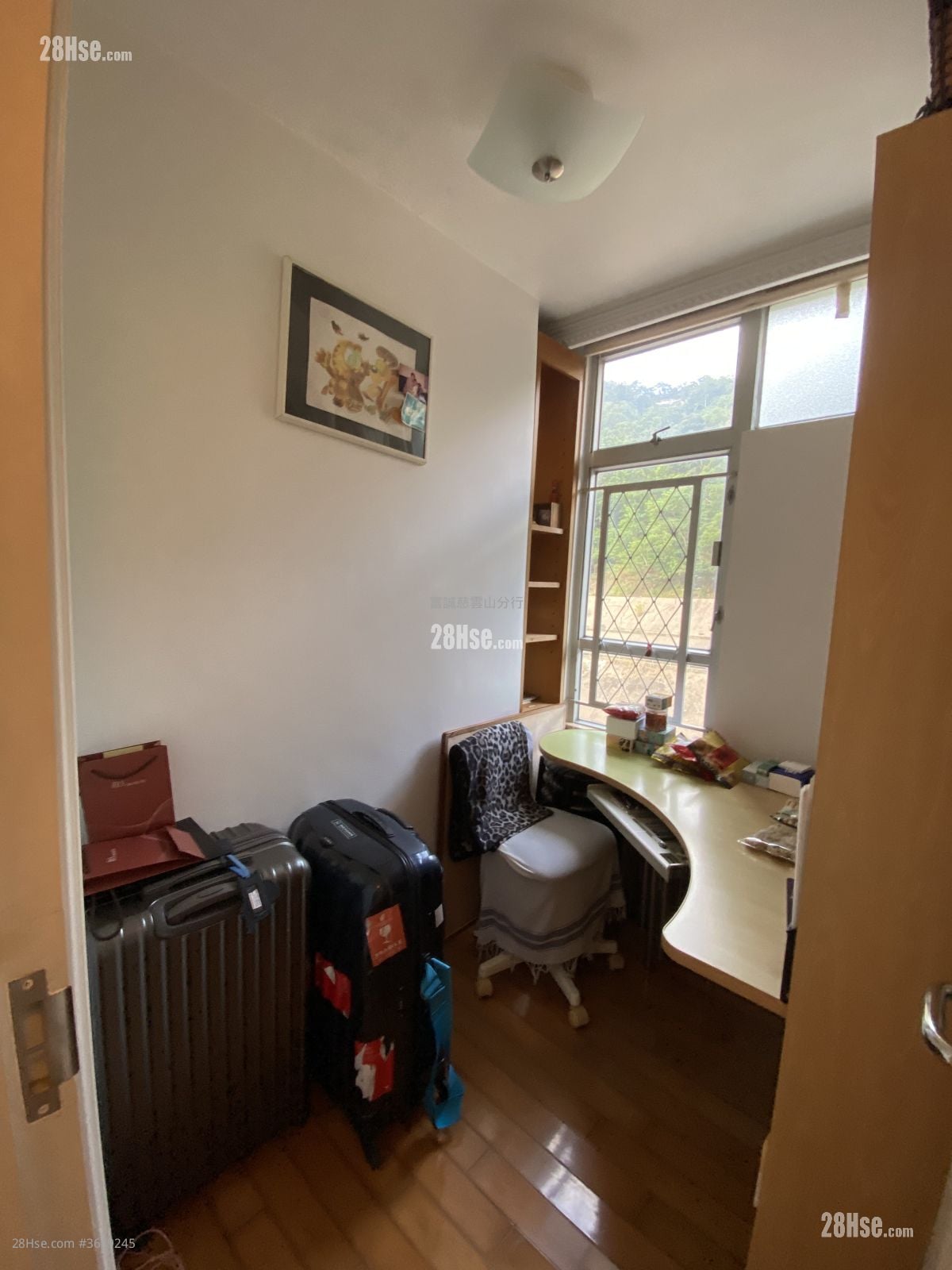 Tsz Oi Court Sell 3 Bedrooms , 2 Bathrooms 650 ft²