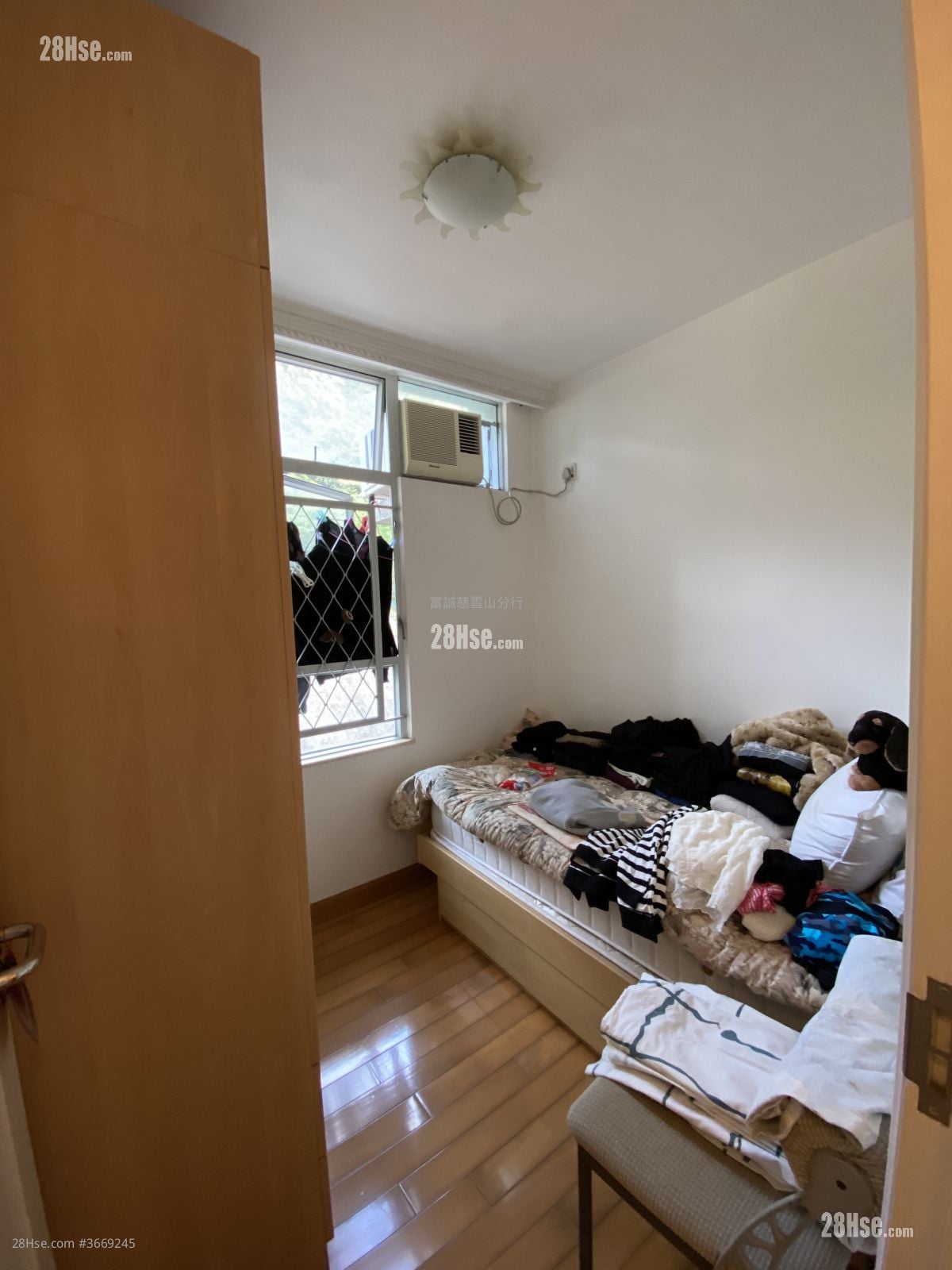 Tsz Oi Court Sell 3 Bedrooms , 2 Bathrooms 650 ft²