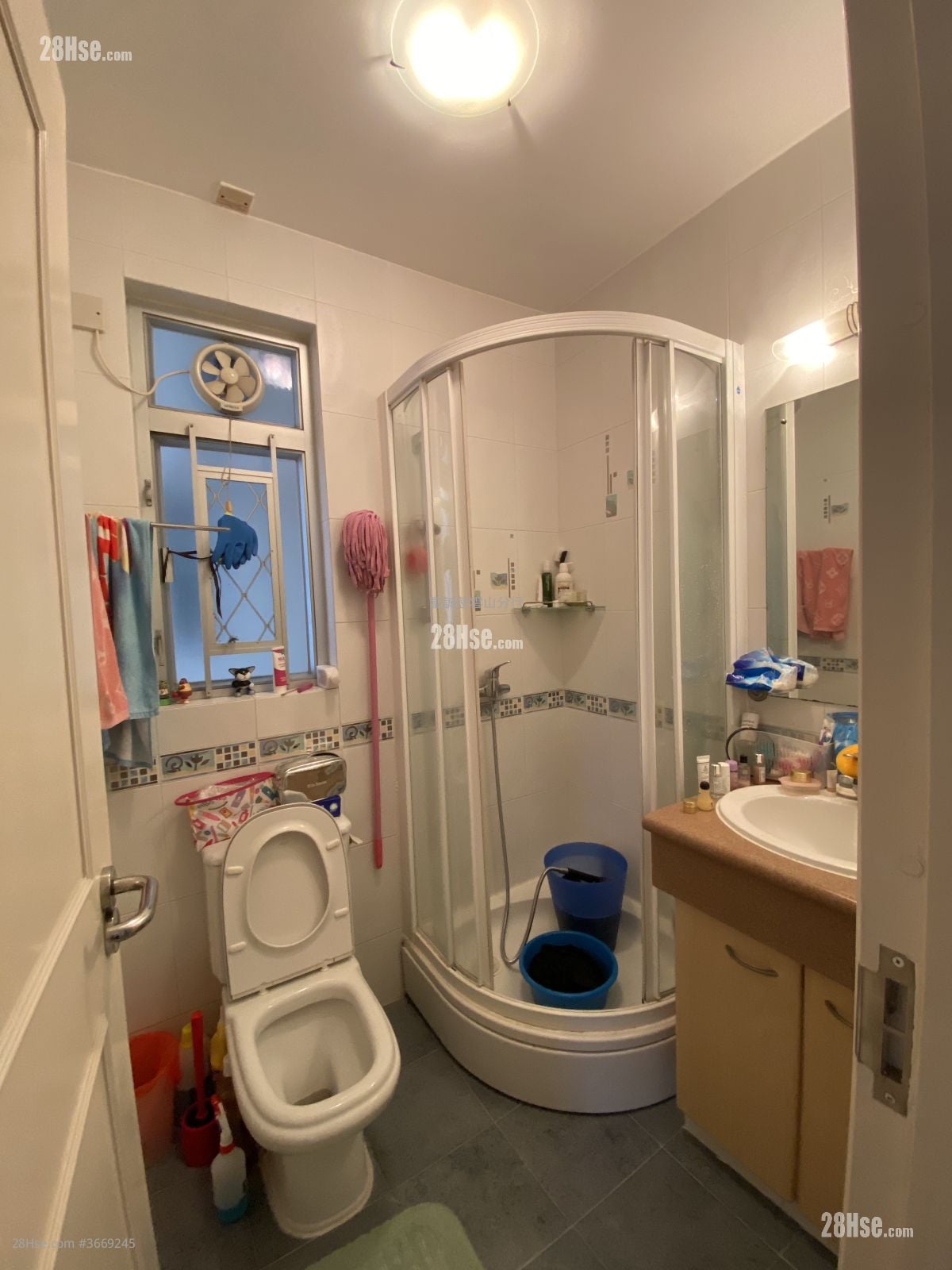 Tsz Oi Court Sell 3 Bedrooms , 2 Bathrooms 650 ft²