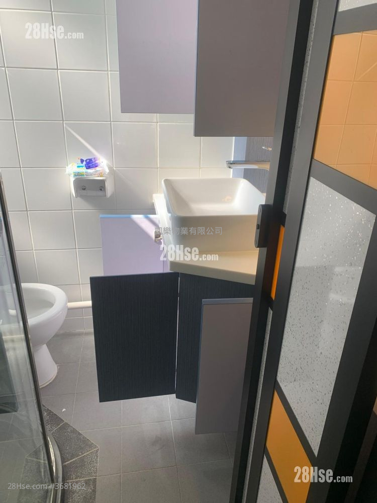 Lai Tsui Court Sell 2 Bedrooms , 1 Bathroom 281 ft²