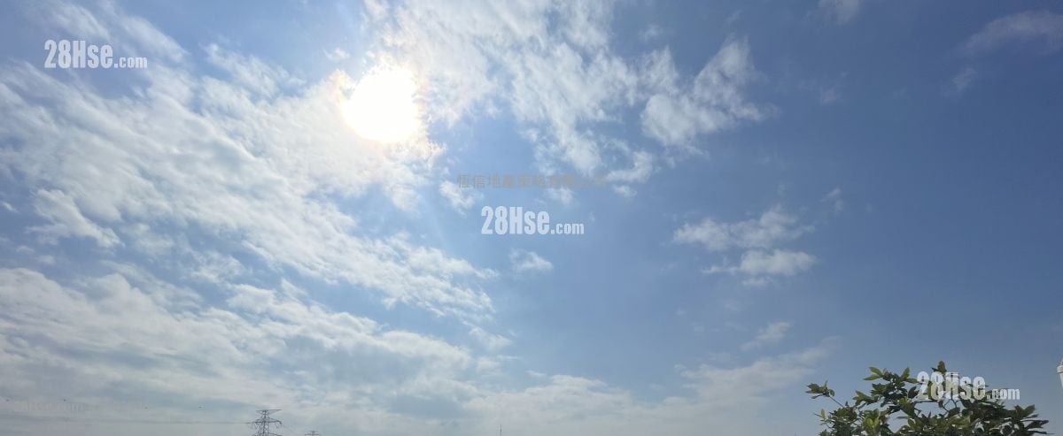 Village Sell 1,800 ft²