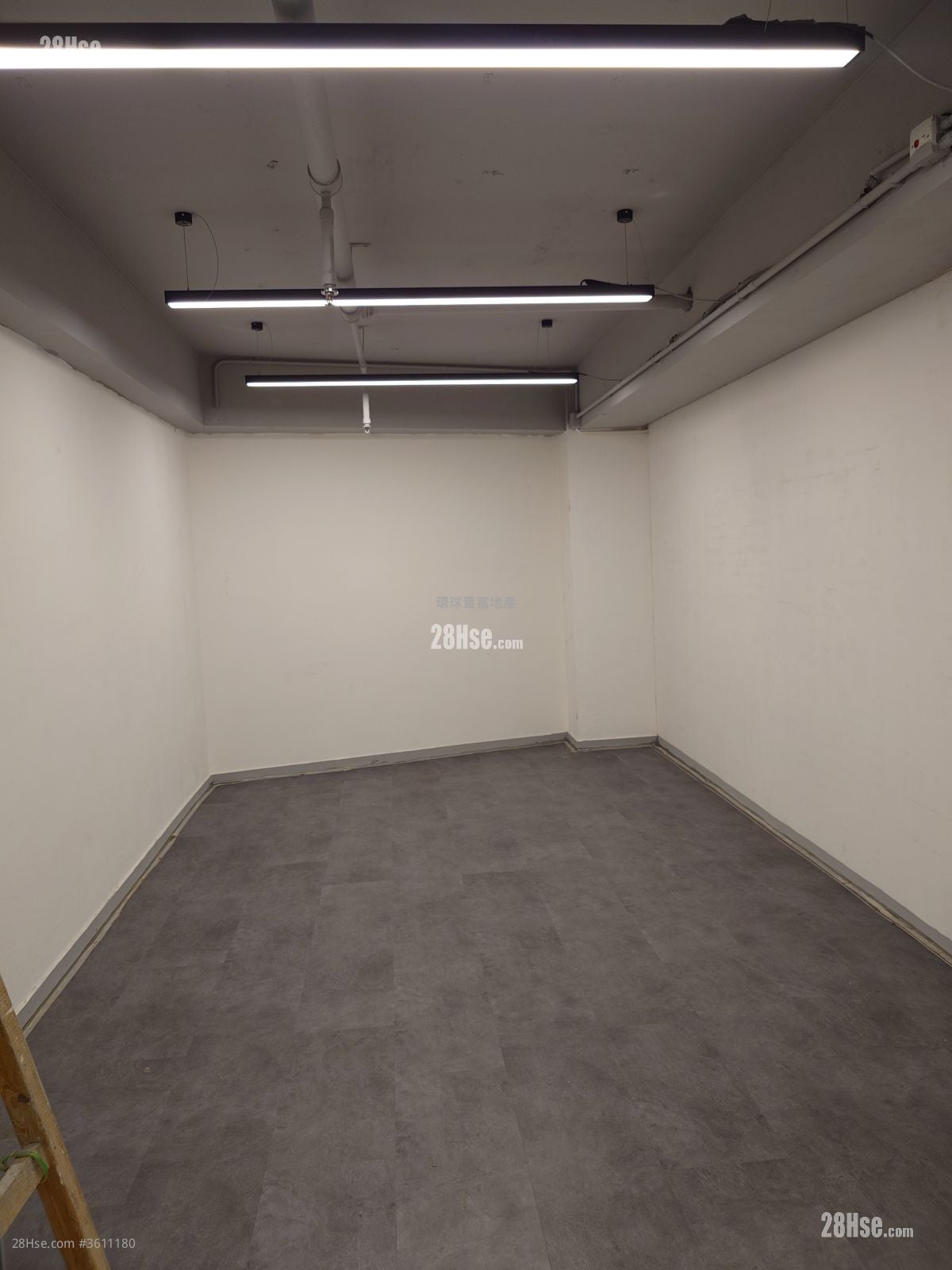 溢财中心 租盘 2,040 平方尺