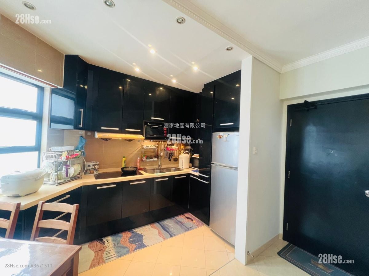 Fortress Metro Tower Sell 3 Bedrooms , 2 Bathrooms 982 ft²