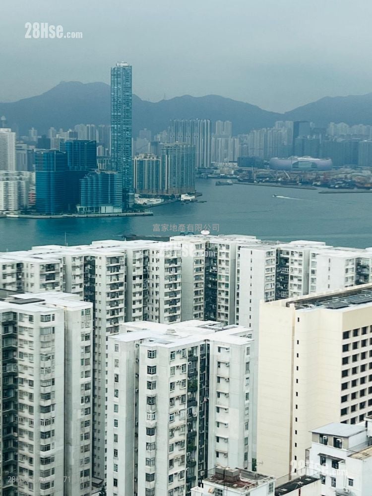 Fortress Metro Tower Sell 3 Bedrooms , 2 Bathrooms 982 ft²