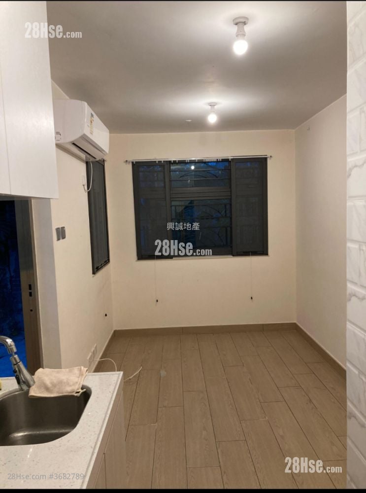 Village Sell Studio , 1 Bathroom 260 ft²