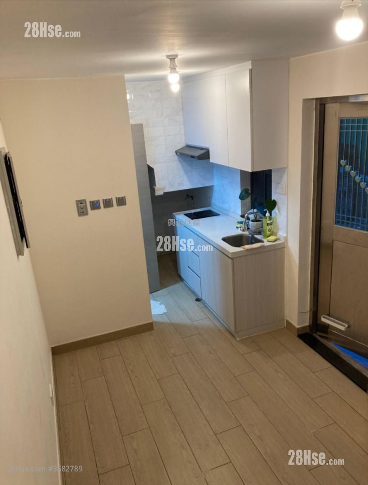 Village Sell Studio , 1 Bathroom 260 ft²