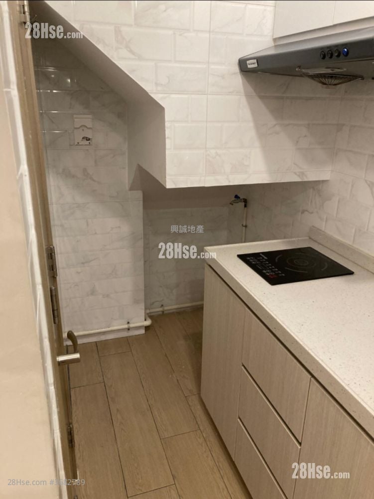 Village Sell Studio , 1 Bathroom 260 ft²