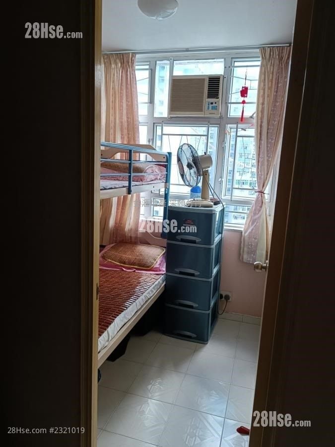Lower Wong Tai Sin Estate Sell 2 Bedrooms , 1 Bathroom 377 ft²