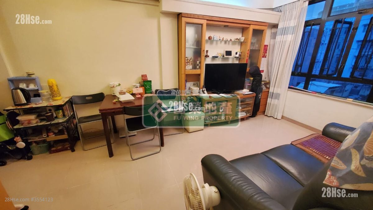 五宝大厦 售盘 2 房 , 1 浴室 370 平方尺