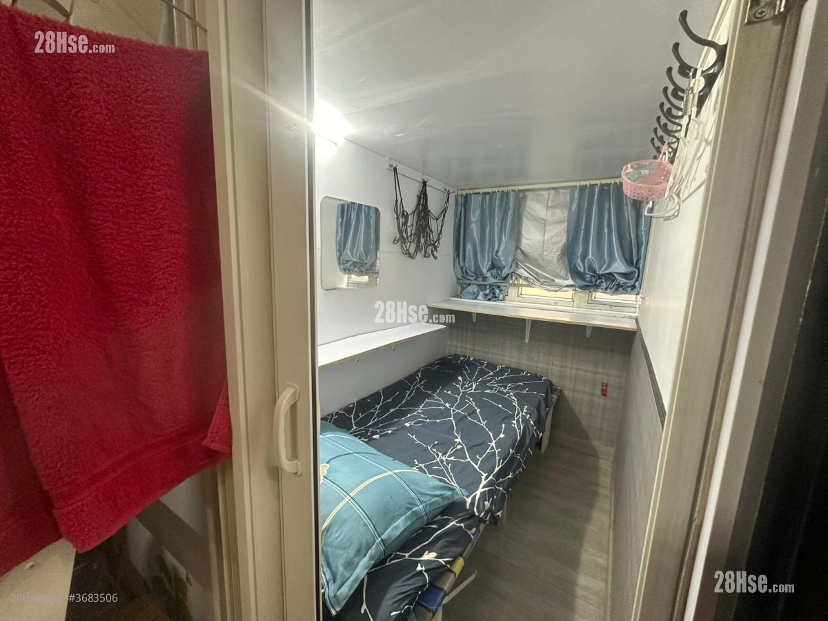 Hanyee Building Rental 4 Bathrooms 708 ft²