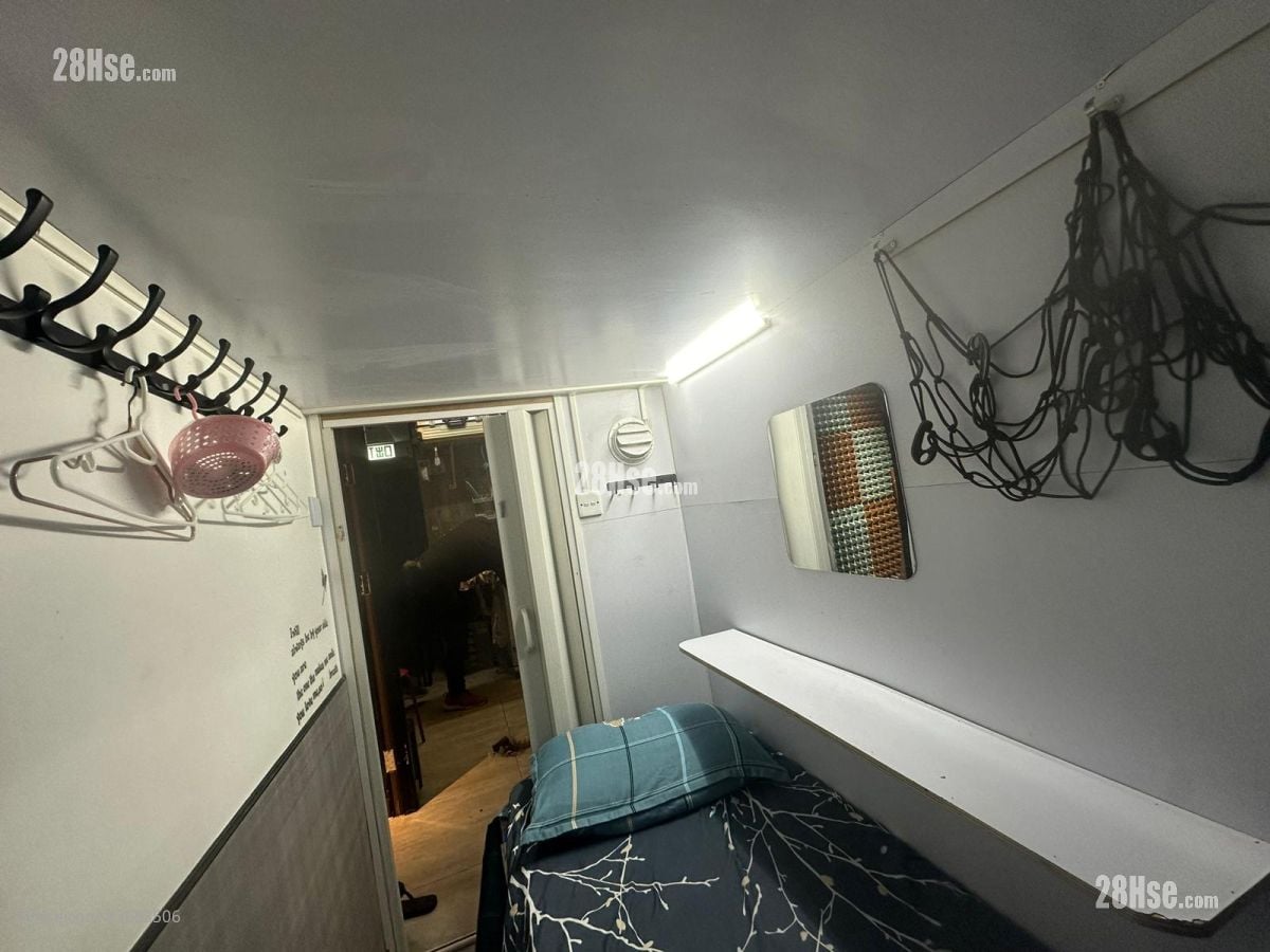 Hanyee Building Rental 4 Bathrooms 708 ft²