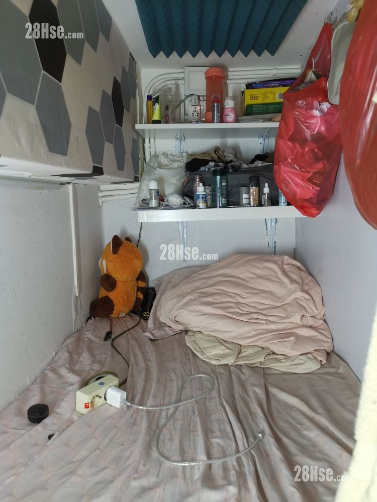 Hanyee Building Rental 4 Bathrooms 708 ft²