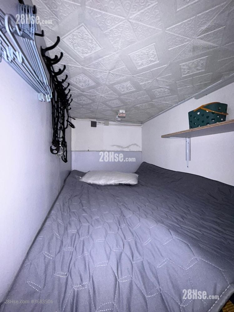 Hanyee Building Rental 4 Bathrooms 708 ft²