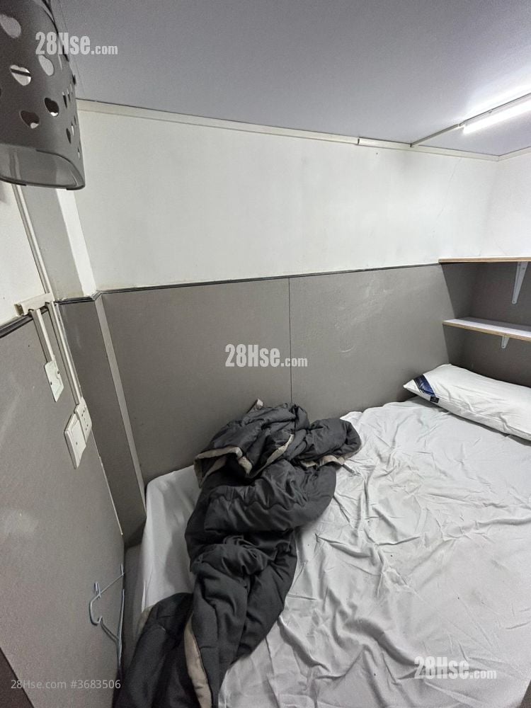 Hanyee Building Rental 4 Bathrooms 708 ft²