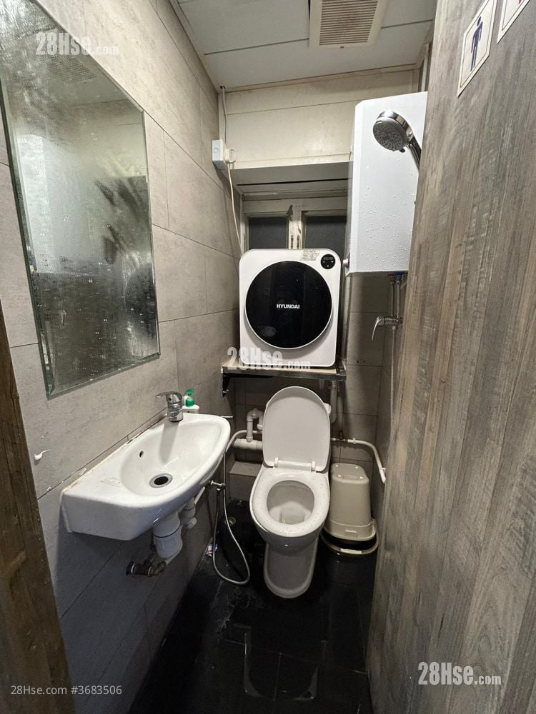 Hanyee Building Rental 4 Bathrooms 708 ft²