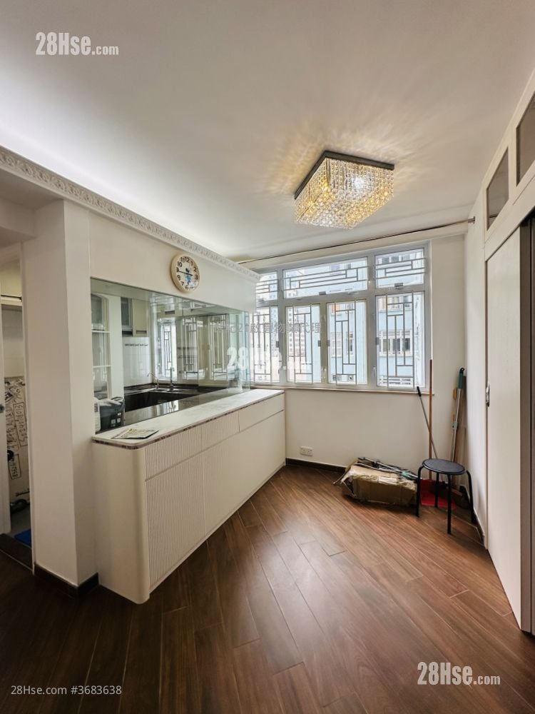 Telford Gardens Sell 3 Bedrooms , 2 Bathrooms 538 ft²