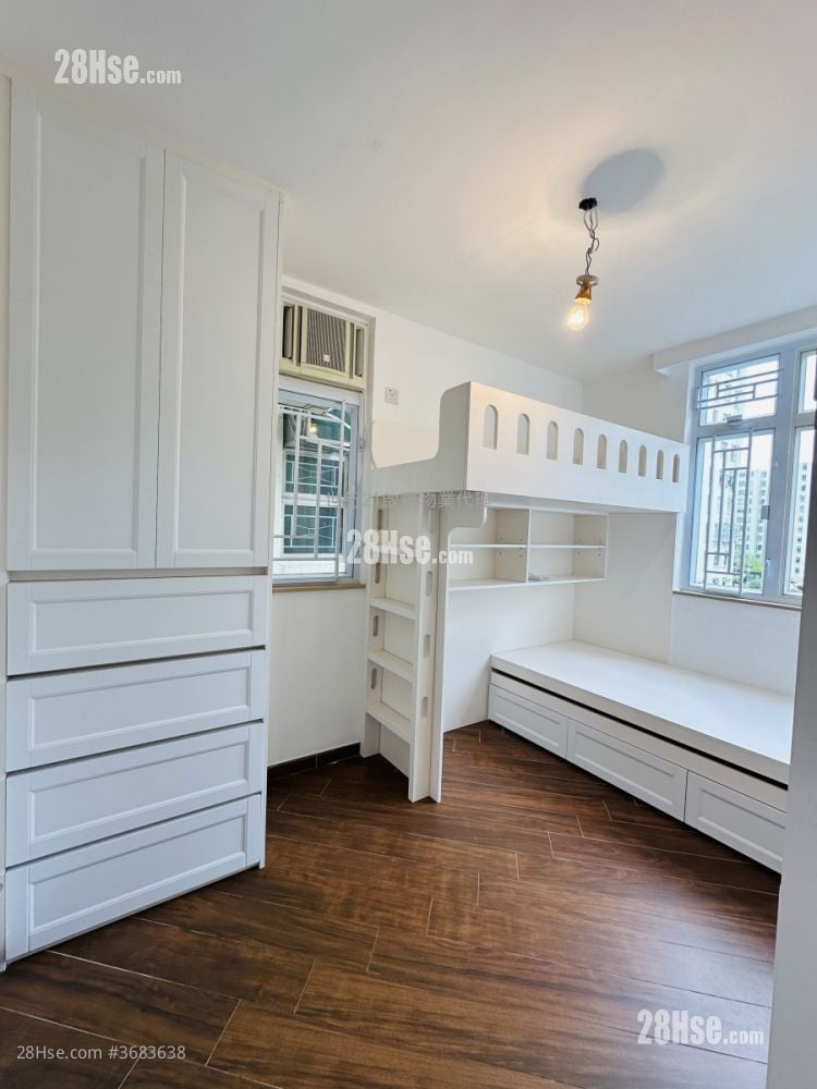 Telford Gardens Sell 3 Bedrooms , 2 Bathrooms 538 ft²