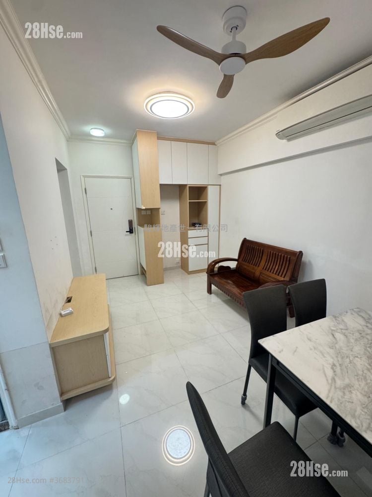 Hung Kwong Building Sell 3 Bedrooms , 1 Bathroom 412 ft²