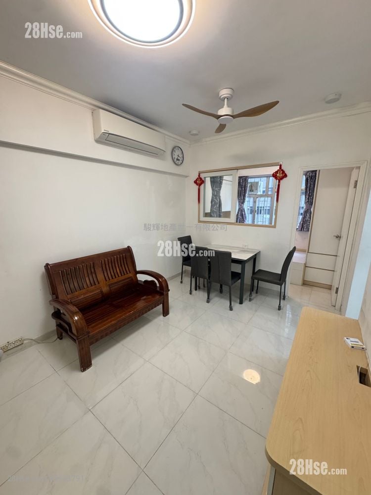 Hung Kwong Building Sell 3 Bedrooms , 1 Bathroom 412 ft²