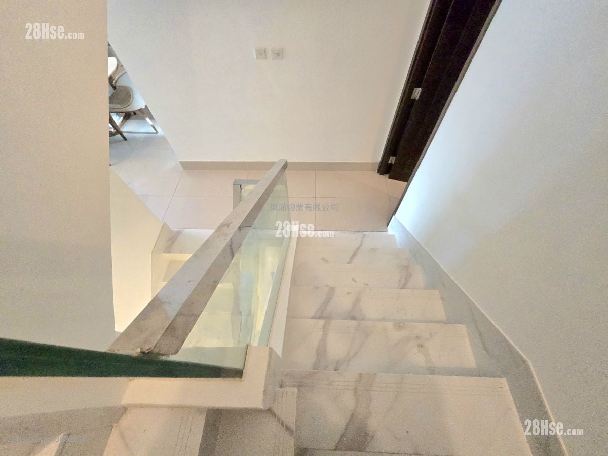 Lamer Sell 4 Bedrooms , 5+ Bathrooms 2,355 ft²