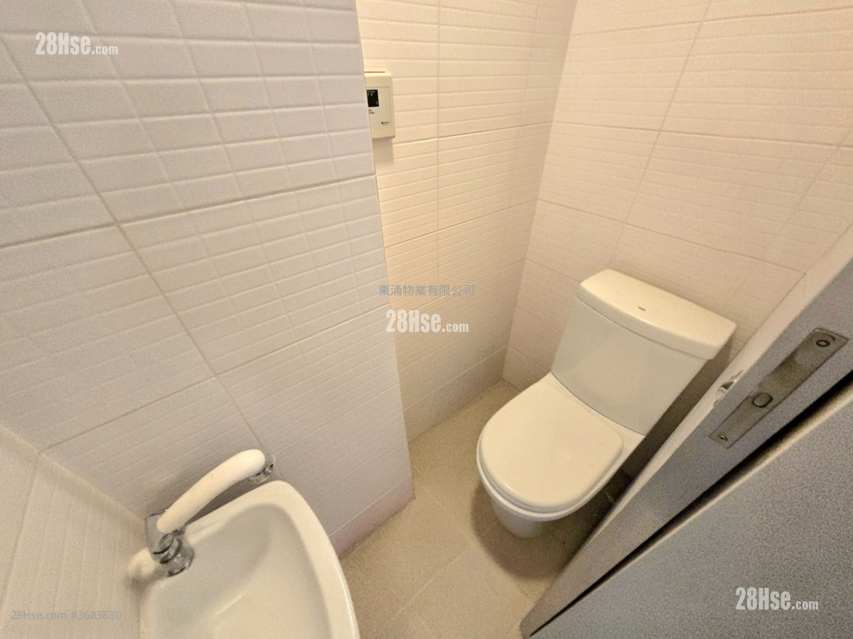 Lamer Sell 4 Bedrooms , 5+ Bathrooms 2,355 ft²